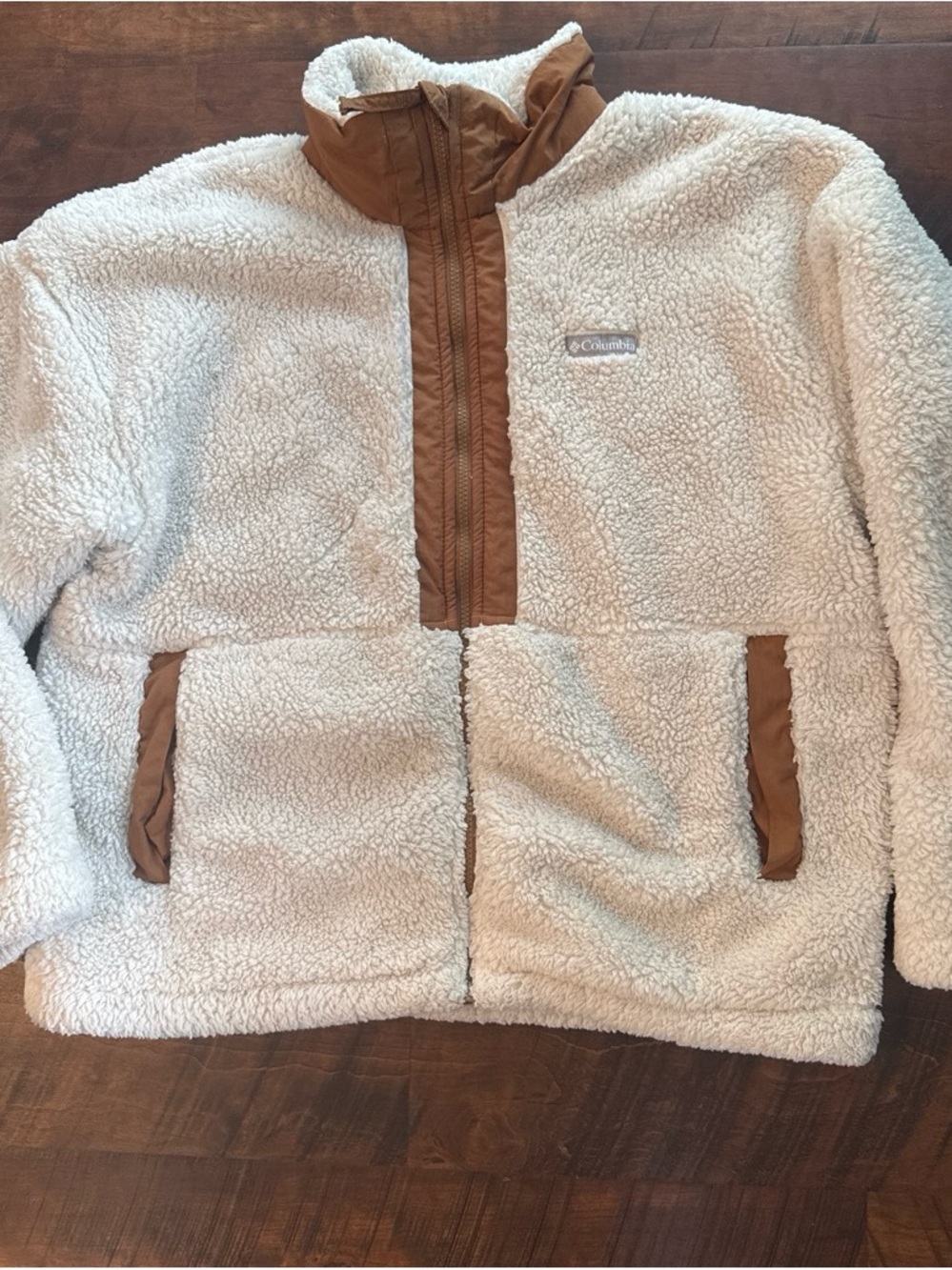 Columbia Women’s Cream Sherpa Jacket with Brown Trim Accents size L